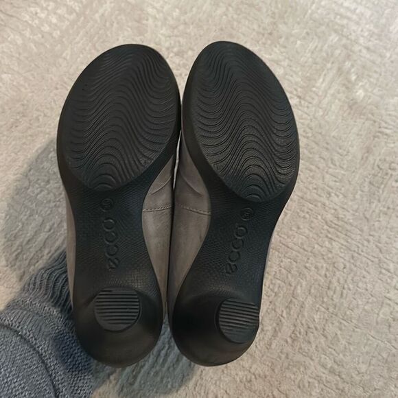 Ecco Grey Wingtip Leather Pumps Women’s Size 36 - Picture 10 of 11